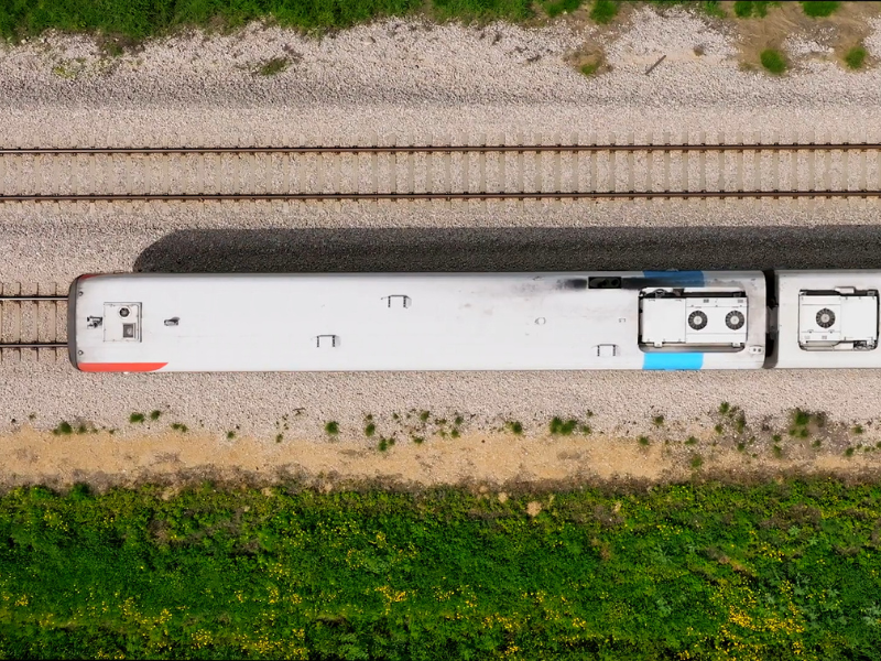 Srbija modernizuje železničku mrežu, planira rekonstrukciju 1.200 km pruga i razvoj brzih pruga.